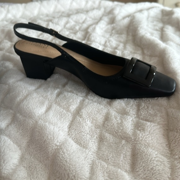 Women's Sling Back Shoe Black. NWT - Picture 6 of 6